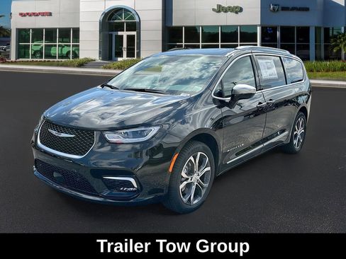 New 2026 Chrysler Pacifica Pinnacle w/ Trailer Tow Group image 3
