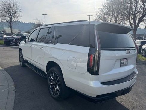 Used 2021 Cadillac Escalade ESV Premium Luxury image 8