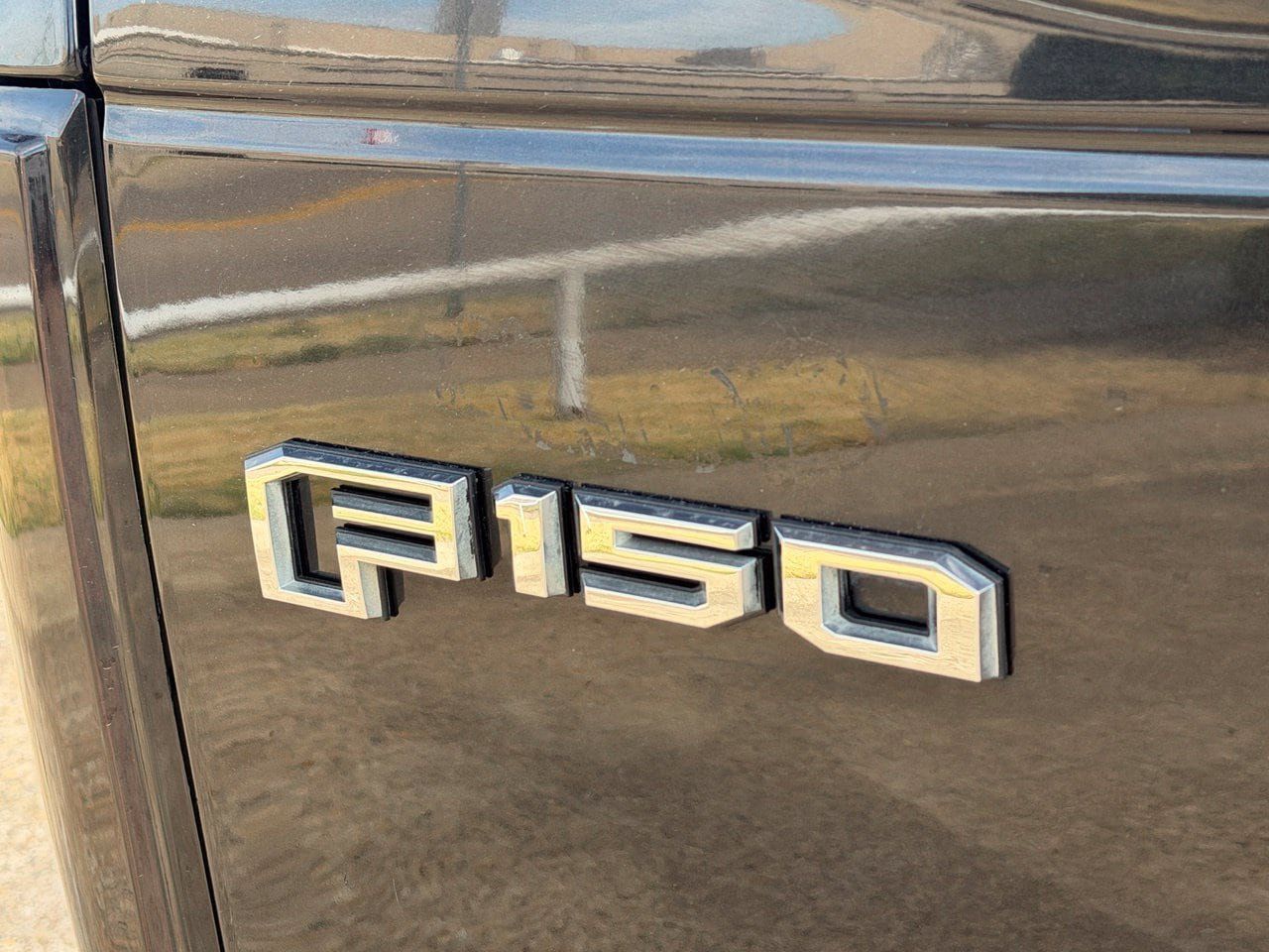 Used 2015 Ford F150 XLT w/ Equipment Group 301A Mid RWD image 8