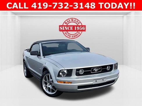 Used 2006 Ford Mustang Convertible image 4