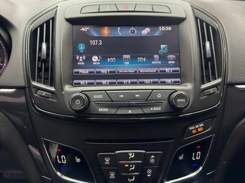 Used 2017 Buick Regal Sport Touring FWD image 15