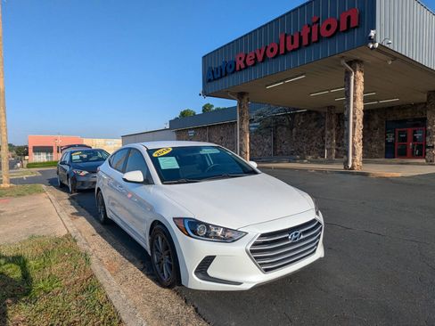 Used 2018 Hyundai Elantra SEL image 1