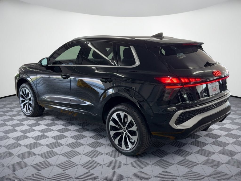 Certified 2026 Audi Q3 quattro 2.0T AWD/4WD image 3
