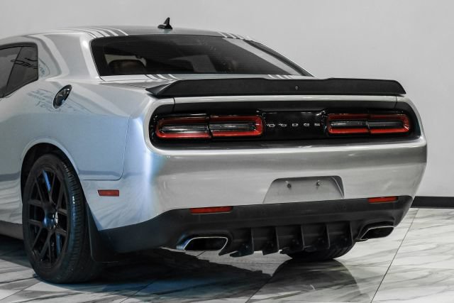 Used 2015 Dodge Challenger R/T Plus RWD image 15