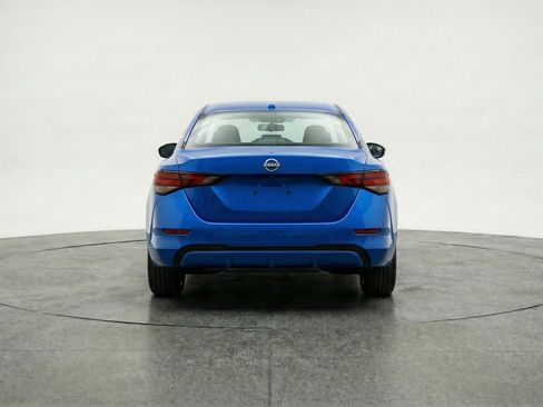 Used 2025 Nissan Sentra SV image 6