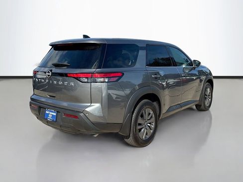 Used 2025 Nissan Pathfinder S image 5