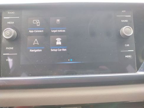 Used 2022 Volkswagen Taos SE image 33