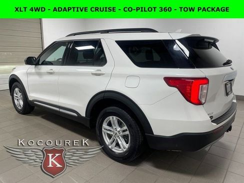 Used 2022 Ford Explorer XLT image 4