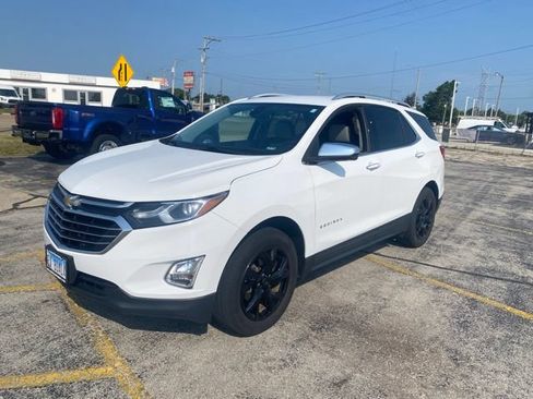 Used 2018 Chevrolet Equinox Premier AWD/4WD image 2