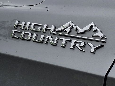 Used 2023 Chevrolet Tahoe High Country w/ Advanced Technology Package AWD/4WD image 31