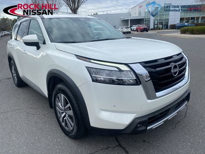 Used 2023 Nissan Pathfinder SL