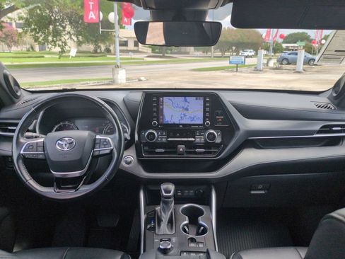 Used 2022 Toyota Highlander XSE AWD/4WD image 31