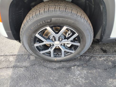 New 2026 Jeep Grand Cherokee Limited AWD/4WD image 7
