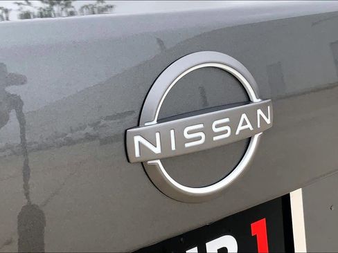 Used 2025 Nissan Sentra SV FWD image 10