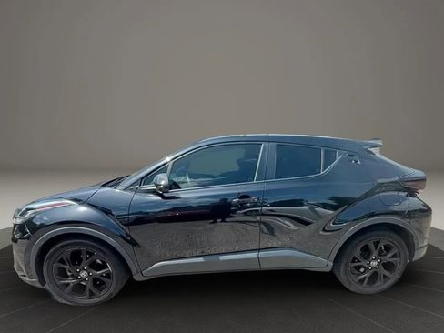 Used 2020 Toyota C-HR XLE FWD image 2