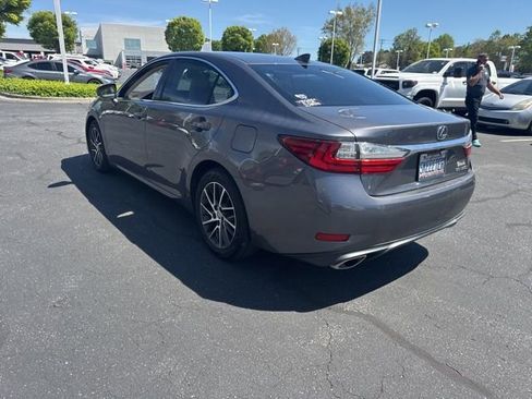 Used 2016 Lexus ES 350 w/ Luxury Package w/Wood Trim image 7