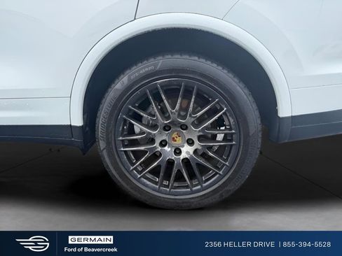 Used 2017 Porsche Cayenne Platinum Edition w/ Premium Package Plus (PJX) AWD/4WD image 30