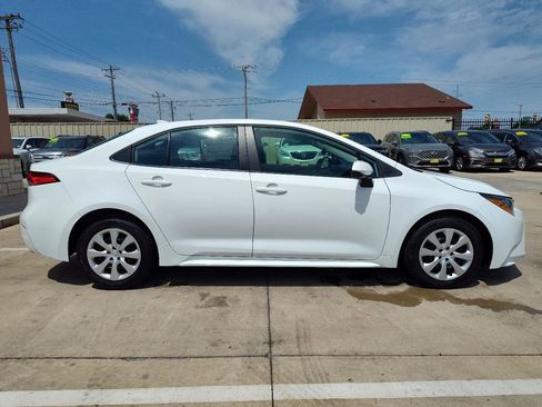Used 2025 Toyota Corolla LE FWD image 3