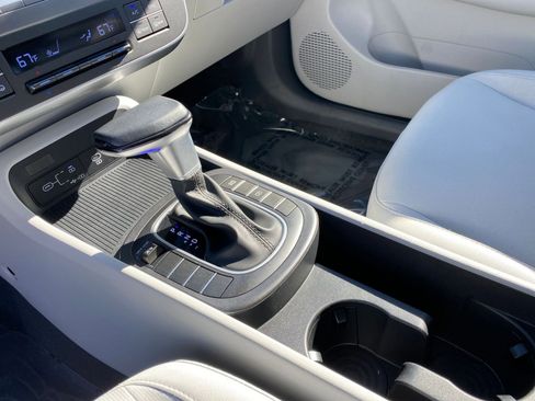 Used 2025 Hyundai Kona SEL image 41