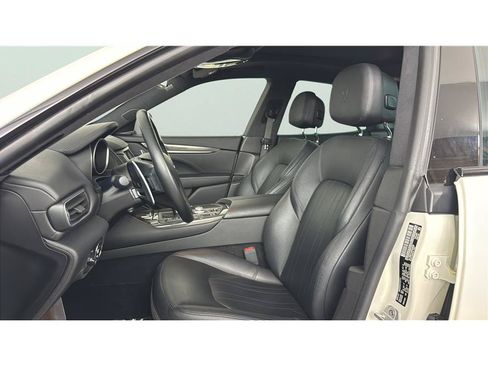Used 2019 Maserati Levante S AWD/4WD image 11