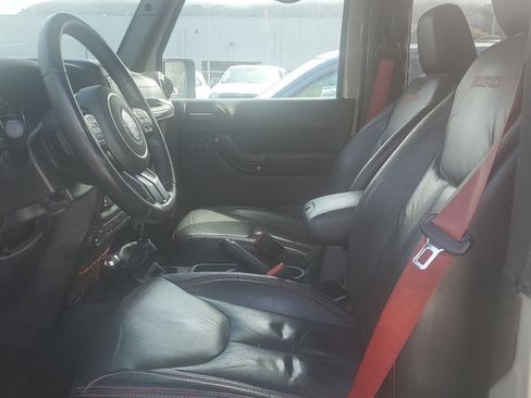 Used 2017 Jeep Wrangler Rubicon AWD/4WD image 12