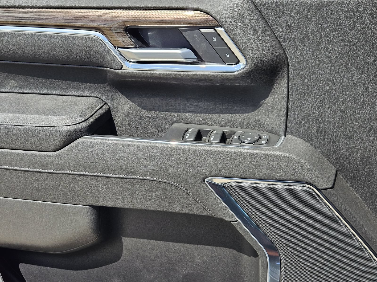 New 2026 Chevrolet Silverado 1500 LT Trail Boss w/ LPO, Dark Essentials Package AWD/4WD image 24