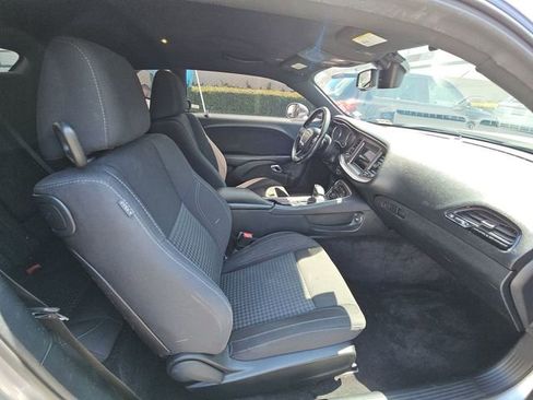 Used 2018 Dodge Challenger SXT RWD image 5
