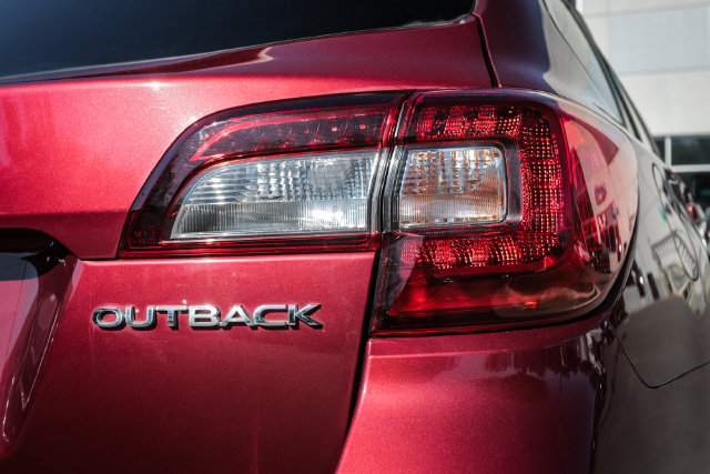 Used 2018 Subaru Outback 2.5i Limited AWD/4WD image 19