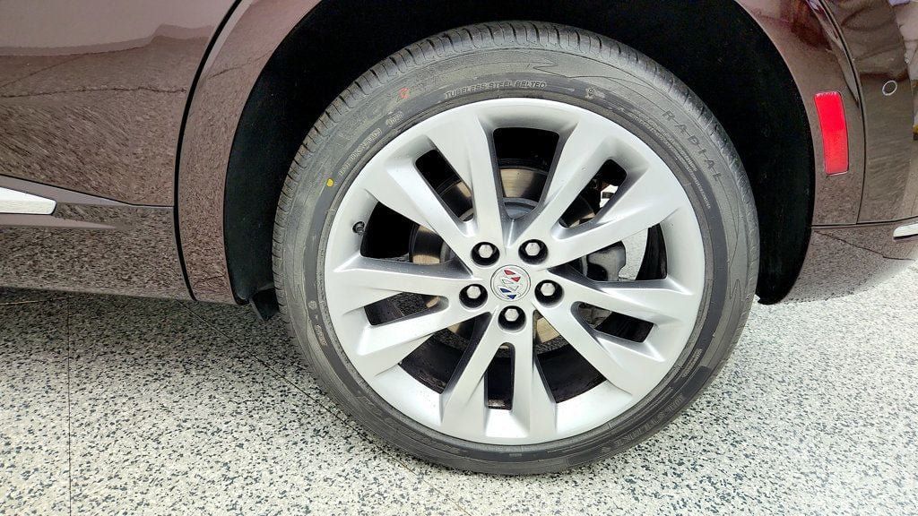 Used 2023 Buick Envision Avenir FWD image 9