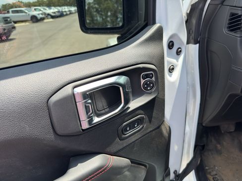 Used 2025 Jeep Gladiator Rubicon AWD/4WD image 10