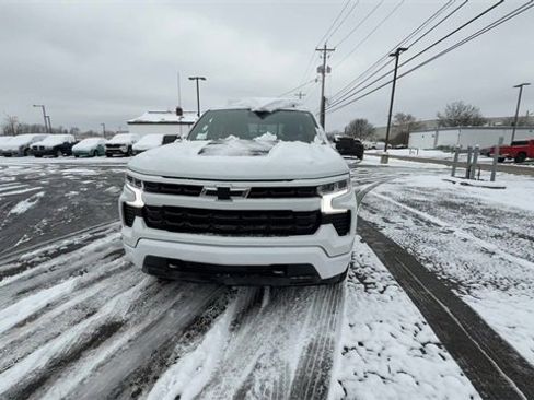 Used 2022 Chevrolet Silverado 1500 RST w/ Convenience Package II image 3
