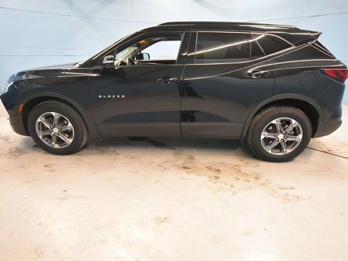 Used 2024 Chevrolet Blazer LT AWD/4WD image 32