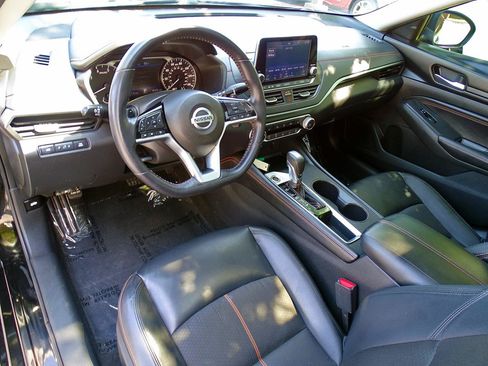Used 2020 Nissan Altima 2.5 SR w/ Premium Package FWD image 18