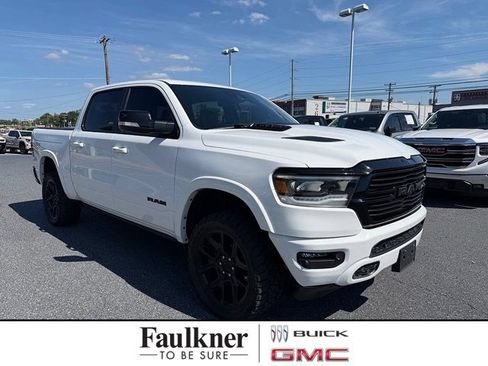 Used 2022 RAM 1500 Laramie AWD/4WD image 1