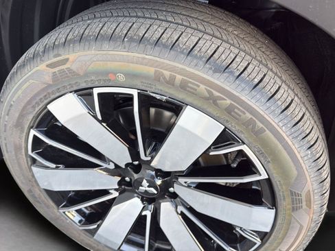 New 2026 Mitsubishi Outlander SE FWD image 10