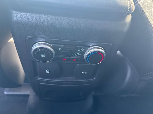 Used 2023 Ford Explorer Limited AWD/4WD image 17