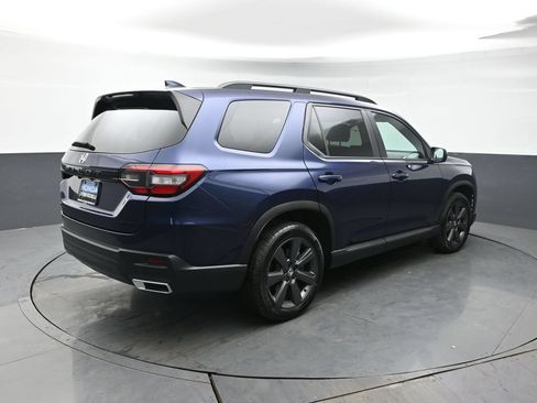 Used 2023 Honda Pilot Sport image 6
