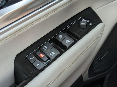 Used 2025 Jeep Wagoneer 4WD w/ Premium Group I image 22