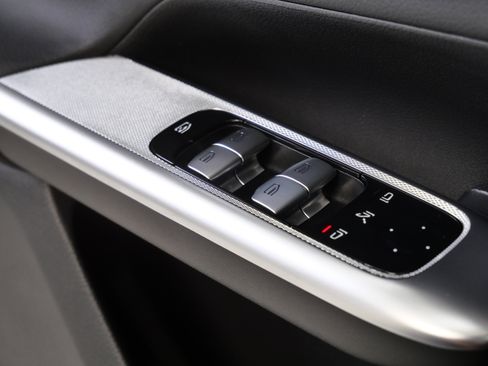 Certified 2026 Mercedes-Benz GLC 300 4MATIC image 34