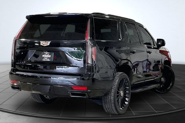 Used 2022 Cadillac Escalade Premium Luxury AWD/4WD image 2