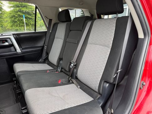 Used 2016 Toyota 4Runner SR5 AWD/4WD image 39