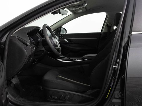 Used 2022 Hyundai Sonata SEL w/ Winter Weather Package image 19