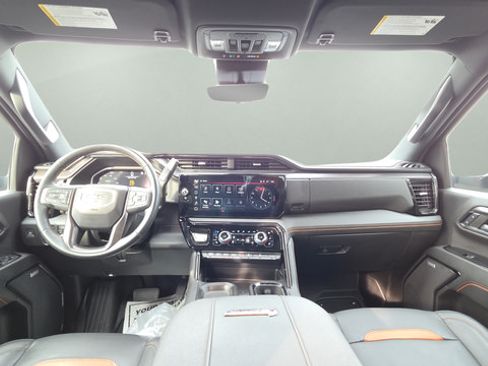 Used 2024 GMC Sierra 2500 AT4 w/ AT4 Premium Plus Package AWD/4WD image 33