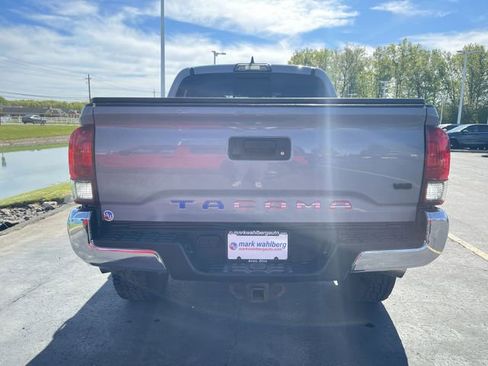 Used 2019 Toyota Tacoma TRD Off-Road AWD/4WD image 29