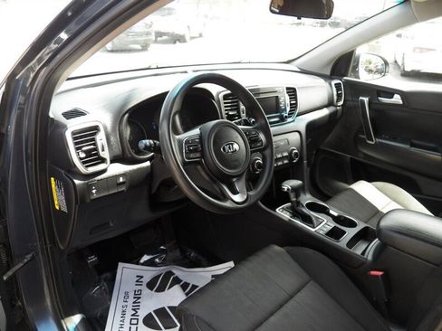 Used 2017 Kia Sportage LX AWD/4WD image 4