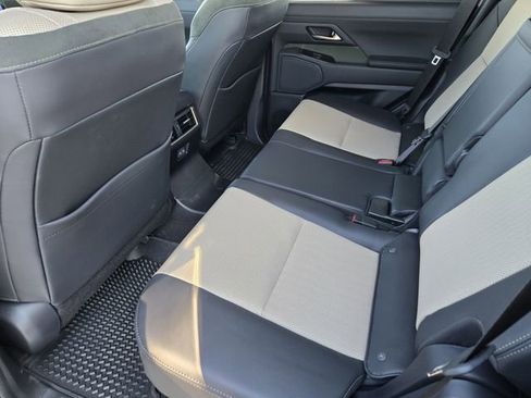 Used 2025 Lexus GX 550 image 32