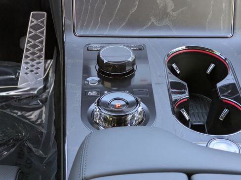 New 2026 Genesis GV80 3.5T e-SC image 13