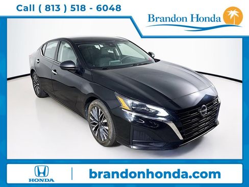 Used 2024 Nissan Altima 2.5 SV FWD image 1