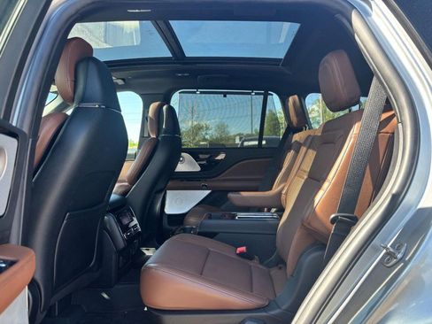 Used 2022 Lincoln Aviator Reserve w/ Equipment Group 201A image 11