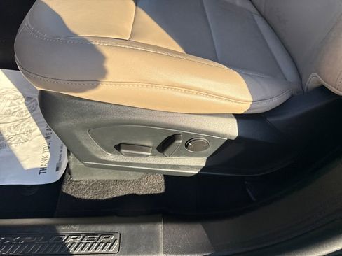 Used 2023 Ford Explorer XLT w/ Equipment Group 202A image 34